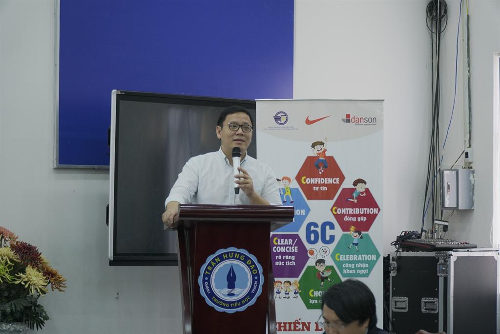 GS.TS Lê Anh Vinh, Phó Viện trưởng phụ trách Viện KHGDVN phát biểu tại buổi tập huấn