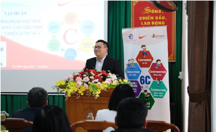GS.TS Lê Anh Vinh - Phó Viện trưởng phụ trách Viện KHGDVN phát biểu tại buổi tập huấn tại Tuyên Quang