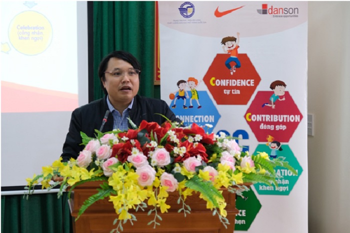 TS. Tạ Ngọc Trí - Phó vụ trưởng Vụ giáo dục Tiểu học, Bộ GD&ĐT phát biểu trong buổi tập huấn tại tỉnh Tuyên Quang